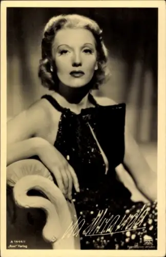 Ak Schauspielerin Isa Miranda, Portrait