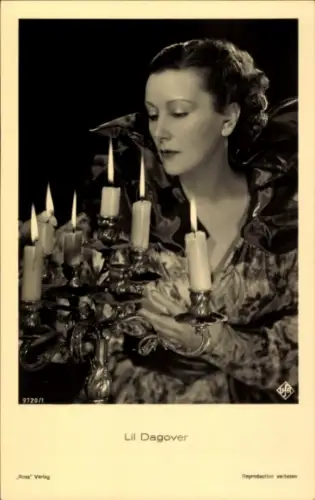 Ak Schauspielerin Lil Dagover, Portrait, Kerzen, Ufa Film, Ross Verlag 9720 1