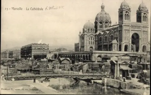 Ak Marseille Bouches du Rhône,  Kathedrale, Brücke, Wasser,  Architektur