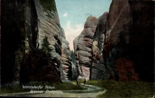 Ak Teplice nad Metují Wekelsdorf Reg. Königgrätz, Wekelsdorfer Felsen, Grosser Domplatz, zwei Per