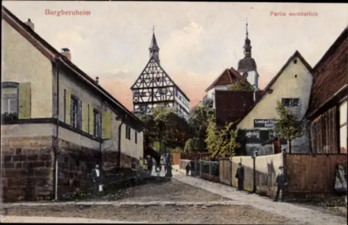 Ak Burgbernheim Mittelfranken Bayern,  Partie nordöstlich, Häuser, Straße, Menschen