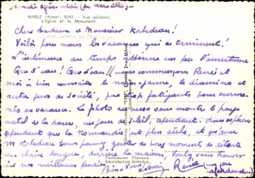 Ak Marle Aisne, L'Eglise, Le Monument, Vue aerienne