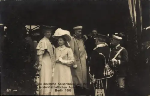 Ak Kaiserliche Familie, Besuch auf der Landwirtschaftlichen Ausstellung Berlin 1906, Victoria Luise