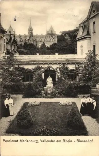 Ak Vallendar am Rhein, Pensionat Marienburg, Binnenhof
