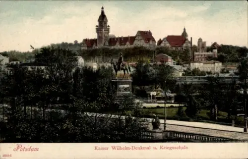 Ak Potsdam Sanssouci,  Kaiser Wilhelm-Denkmal, Kriegsschule, Statue, Landschaft