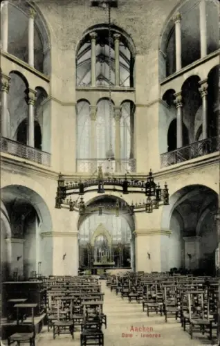 Ak Aachen,  Dom Innenansicht, Kirchenbänke, Altar, hohe Fenster