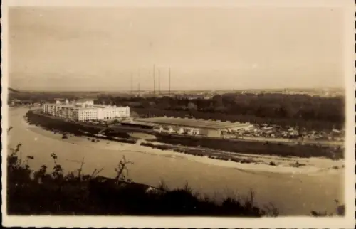 Ak Lyon Rhône, Landschaft mit Fluss, Industriegebäude,  Palais de la Foire