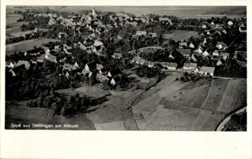 Ak Dettingen am Albuch Gerstetten Württemberg, Luftaufnahme von  ländliche Umgebung, Häuser, Feld