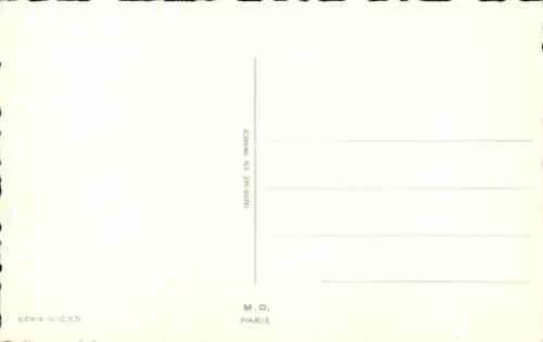 Ak Frau liegt in der Sonne, Strandleben, Zeitung