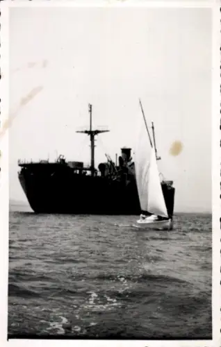 Foto Dampfer, Segelboot