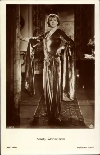 Ak Schauspielerin Mady Christians, Portrait im Abendkleid, Ross Verlag 4667/1, Autogramm