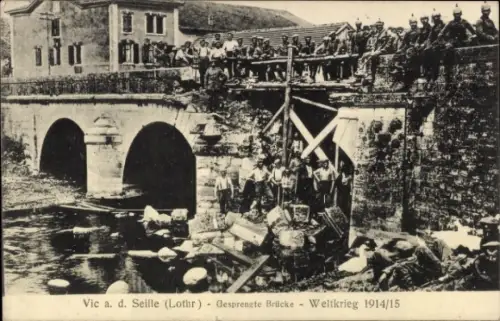 Ak Vic sur Seille Wich Lothringen Moselle, Gesprengte Brücke, Soldaten, Weltkrieg 1914/15, Vic a.