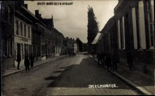 Ak Ingelmunster Westflandern, Straße mit Häusern, Menschen auf der Straße, Ingelmunster