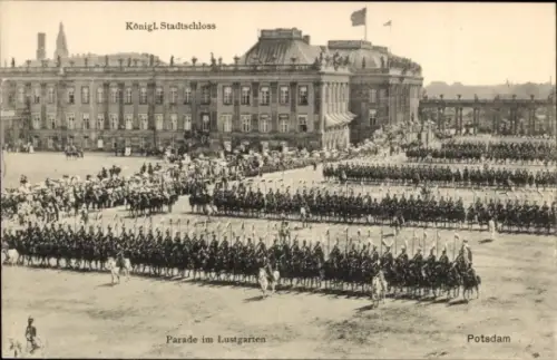 Ak Potsdam, Königliches Stadtschloss, Lustgarten, Parade