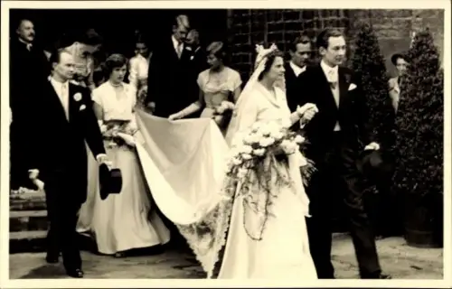 Foto Ak Ernst August von Hannover, Ortrud von Schleswig-Holstein, Trauung