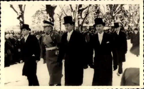 Foto Ak Ernst August von Hannover, Ortrud von Schleswig-Holstein, Hochzeit, Gäste