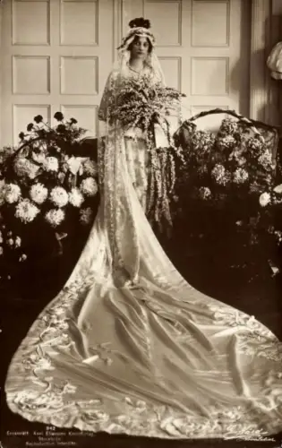 Ak Königin Astrid von Belgien, Brautkleid