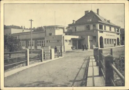 Ak Horovice Horowitz Mittelböhmen, Lidový dům, Gebäude, Straße, Brücke, Menschen