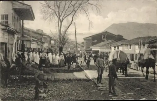 Ak Scutari Skutari Shkodra Albanien, Brotverteilung im Bazar