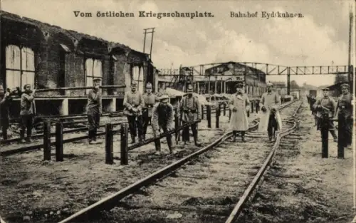 Ak Eydtkau Eydtkuhnen Ostpreußen, Bahnhof, Deutsche Soldaten, I. WK
