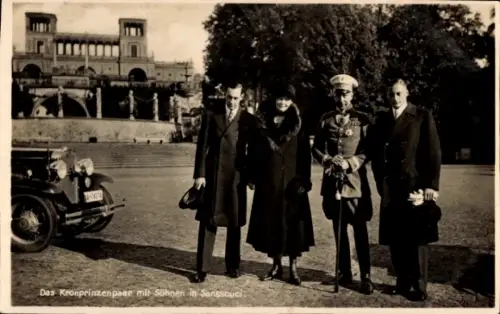 Ak Potsdam, Schloss Sanssouci, Kronprinzenpaar mit Söhnen