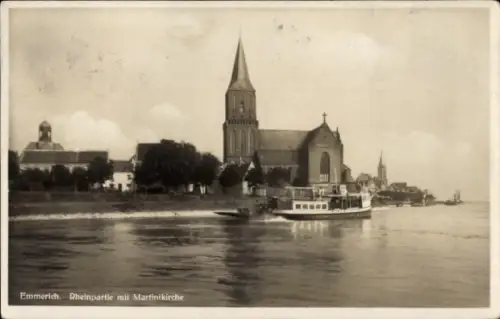 Ak Emmerich am Niederrhein, Rheinpartie, Martinikirche, Boot auf dem Rhein