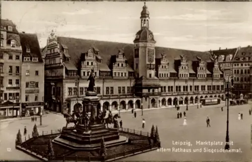Ak Leipzig,  Marktplatz, altes Rathaus, Siegesdenkmal
