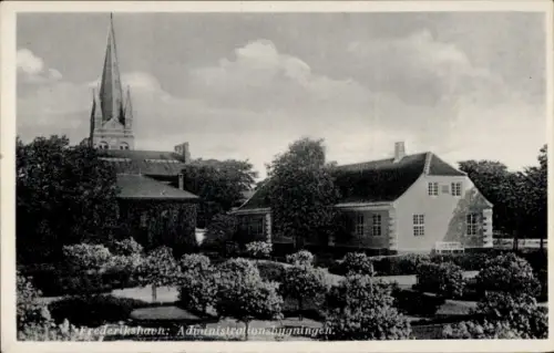 Ak Frederikshavn Dänemark,  Verwaltungsgebäude, Kirche, Garten