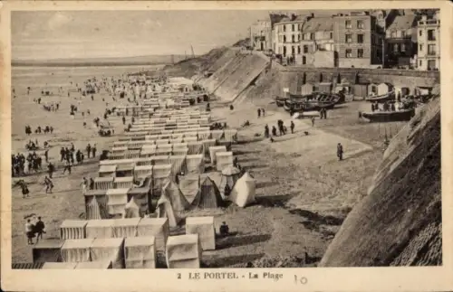 Ak Le Portel Pas de Calais, Strand, Badehäuschen, Boote, Menschen, Le Portel