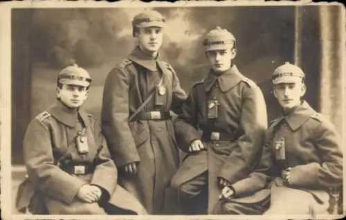 Foto Ak Deutsche Soldaten in Uniformen, Gruppenfoto