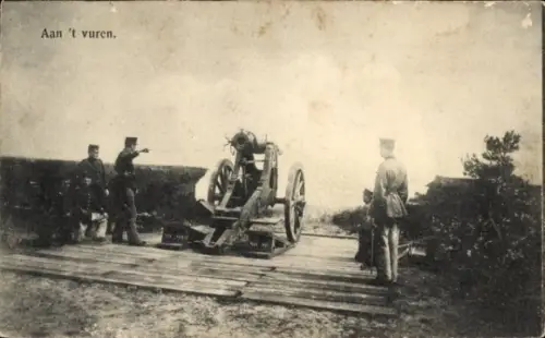 Ak Niederländische Soldaten in Uniformen, Geschütz