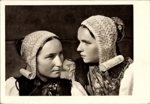 Ak Bäuerinnen aus Párnica, Frauen in Tracht