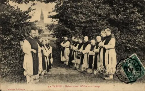 Ak La Trappe Orne, Les Moines disant l'Office aux champs