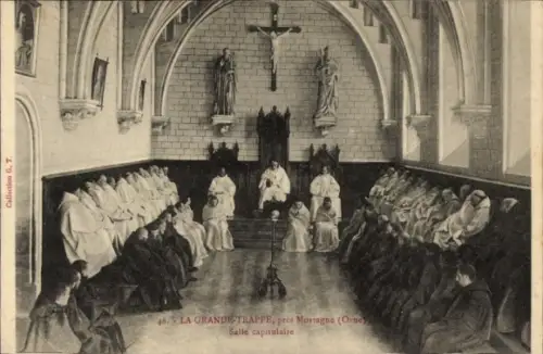 Ak Soligny la Trappe Orne, Salle capitulaire, Innenansicht, Mönche, Abbaye