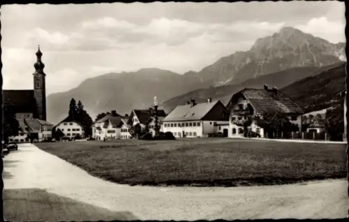 Ak Anger in Oberbayern, Anger bei Bad Reichenhall, Berge, Dorfansicht, Kirche