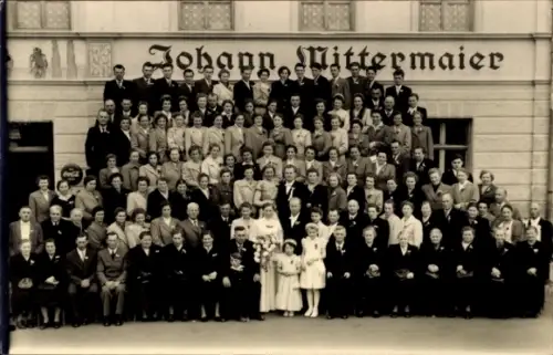 Foto Ak Mühldorf am Inn Oberbayern, Festgesellschaft, Gasthaus Johann Mittermaier, Reklame Coca-Cola