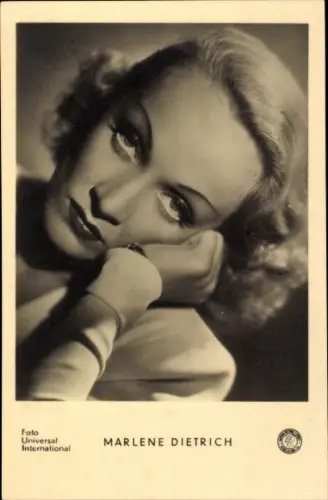 Ak Schauspielerin und Sängerin Marlene Dietrich, Portrait