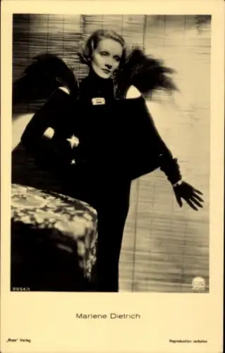 Ak Schauspielerin und Sängerin Marlene Dietrich, Portrait