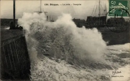 Ak Dieppe Seine Maritime,  Sturmwelle, Hafen, Schiffe, Menschen