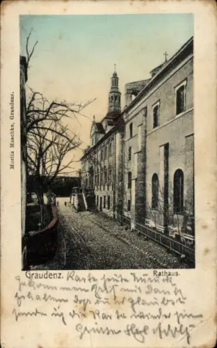 Ak Grudziądz Graudenz Westpreußen, Rathaus,  gepflasterte Straße, Bäume,  Gebäude