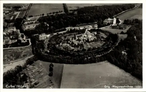Ak Calbe Kalbe an der Milde in der Altmark, Luftaufnahme
