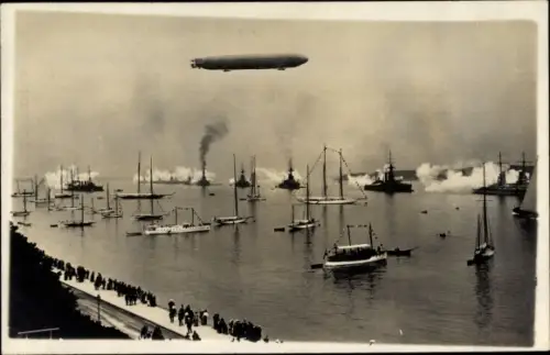 Foto Ak Kiel in Schleswig Holstein, Marineluftschiff L 3, LZ 24, Kieler Woche 1914, Kriegsschiffe