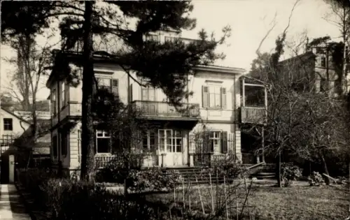 Foto Ak Dresden Pieschen Trachenberge, Villa, Gartenansicht