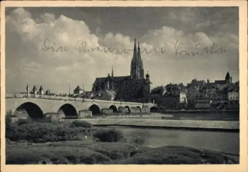 Ak Regensburg an der Donau Oberpfalz,  Dom, Steinerne Brücke, Fluss, Wolken