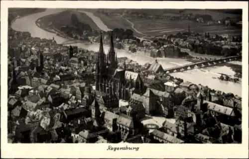 Ak Regensburg an der Donau Oberpfalz, Totalansicht, Kirchtürme