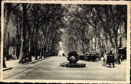 CPA Aix en Provence Bouches du Rhône, Le cours Mirabeau