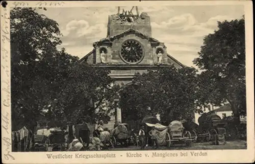 Ak Mangiennes Meuse, Kirche, deutsche Armeefuhrwerke, 1. WK