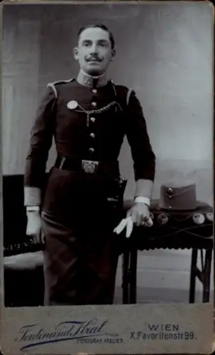 CdV Wien, Soldat in Uniform