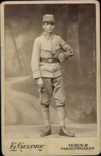 CdV Wien, Soldat in Uniform