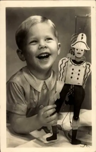 Ak Junge mit Marionette, Portrait